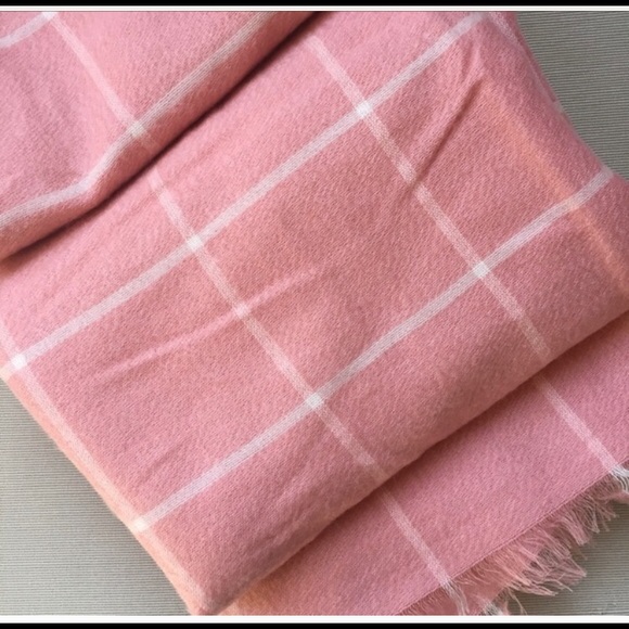 LOFT pink windowpane scarf - Picture 3 of 7